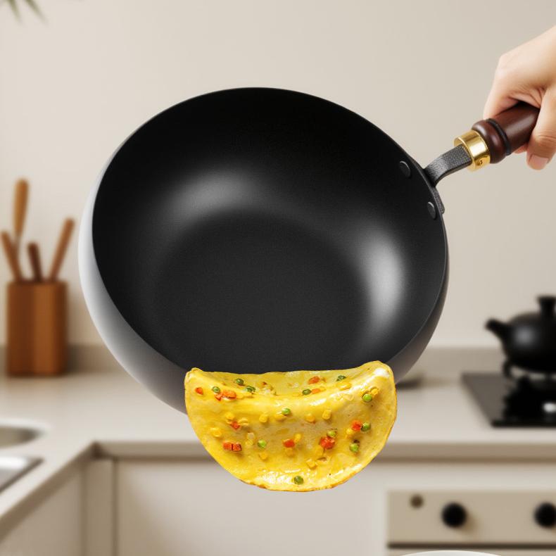 Classic Hand-Forged Skillet With Wooden Handle