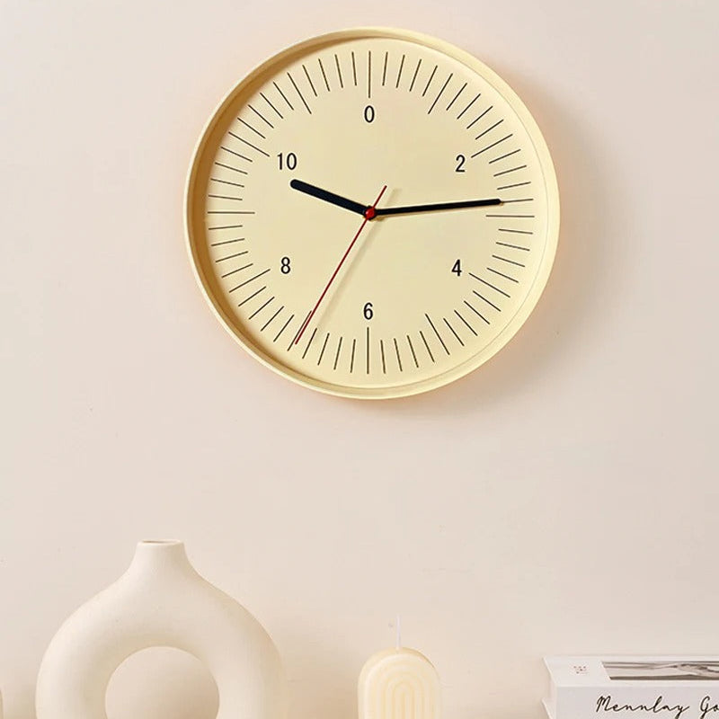 Elegant Round Analog Wall Clock