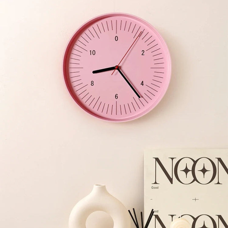 Elegant Round Analog Wall Clock