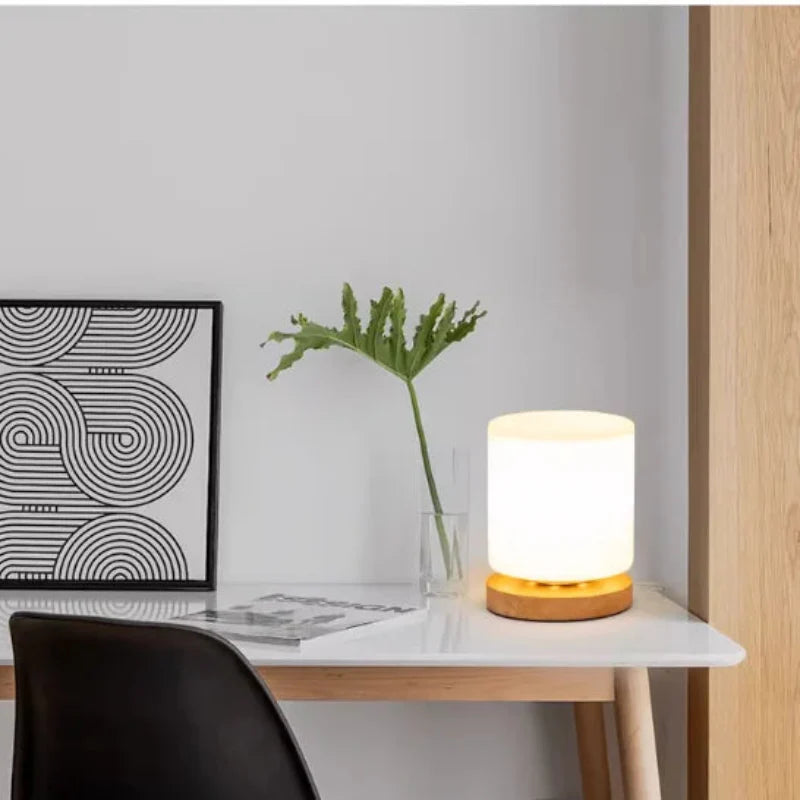 Elegant Table Lamp With Glass Design