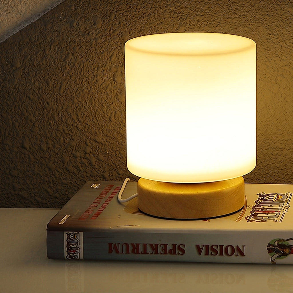 Elegant Table Lamp With Glass Design