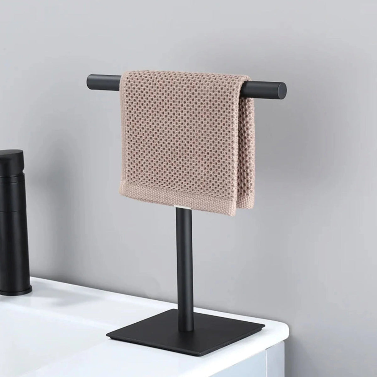 Freestanding Hand Towel Rack With Metal