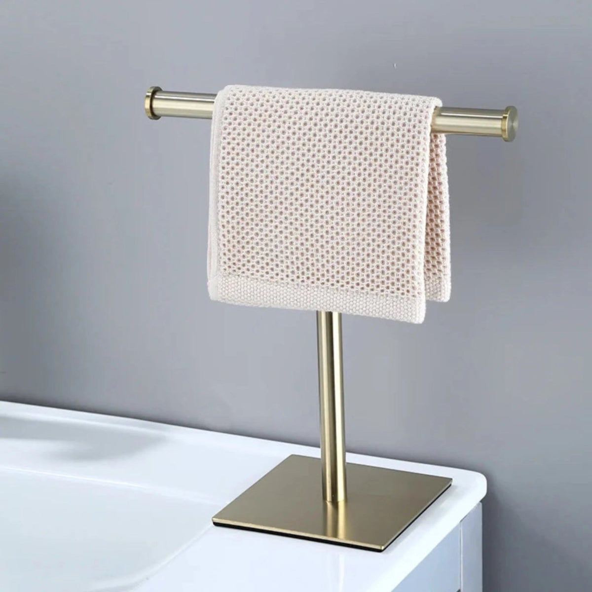 Freestanding Hand Towel Rack With Metal