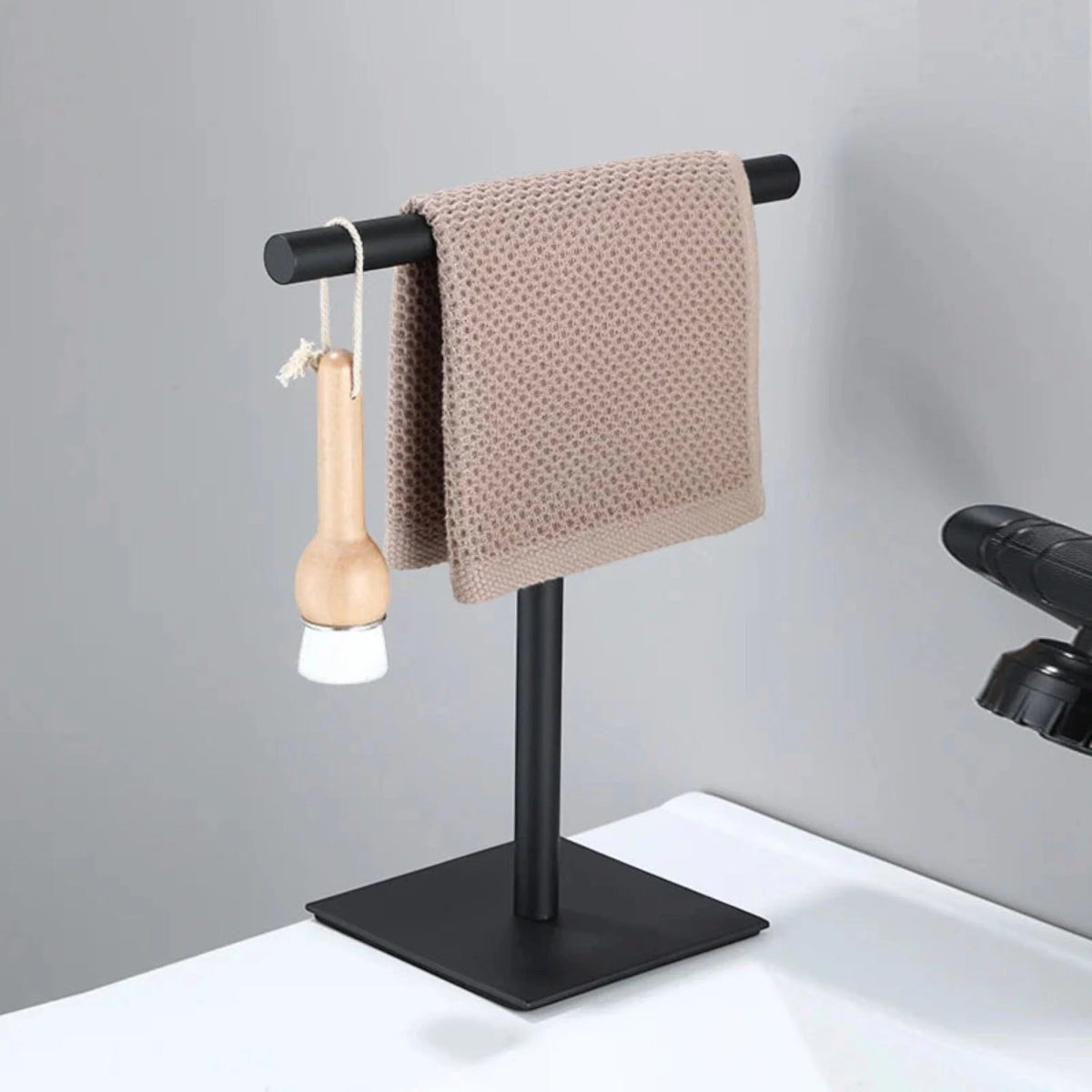 Freestanding Hand Towel Rack With Metal