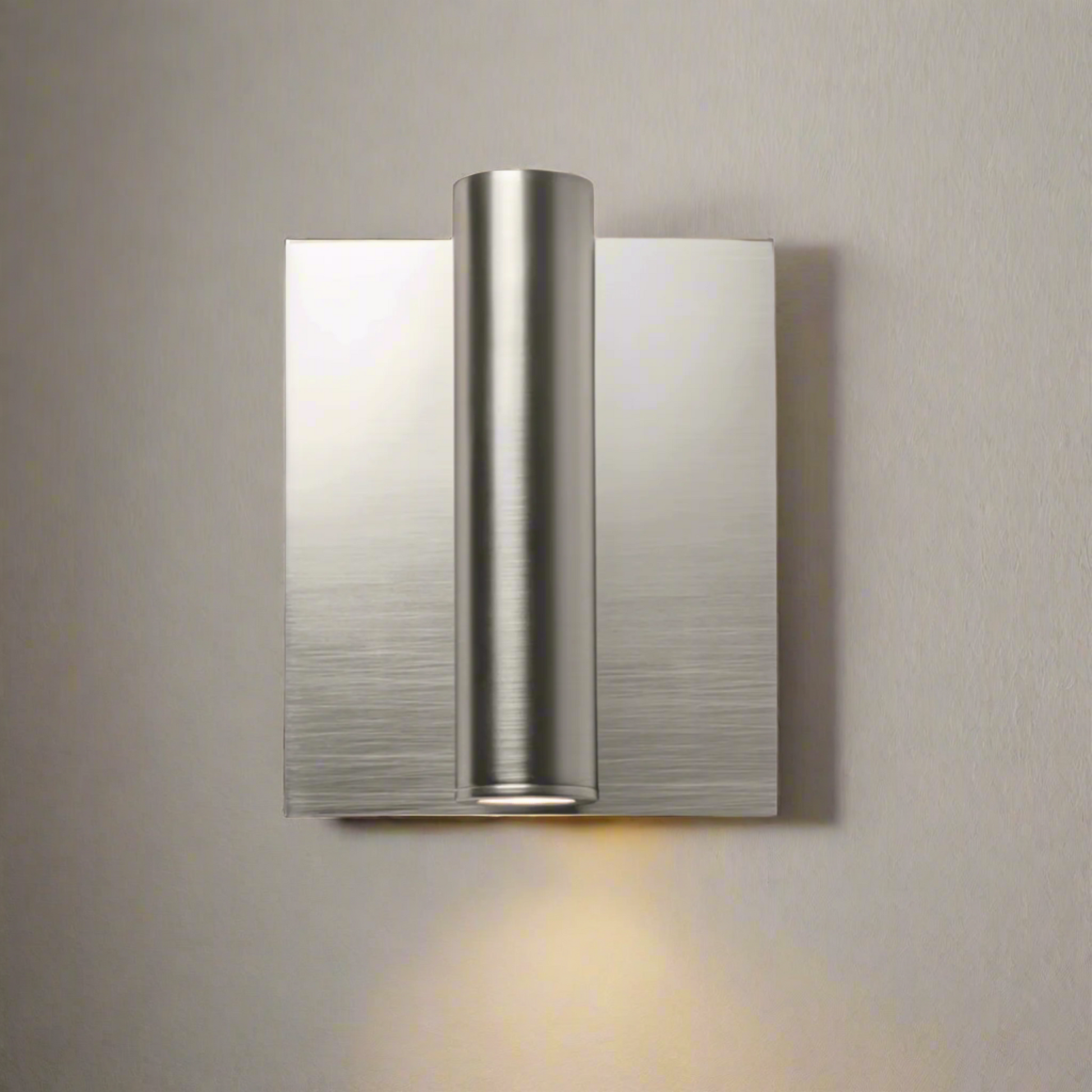 Minimalist Adjustable Wall Sconce With Knob Switch