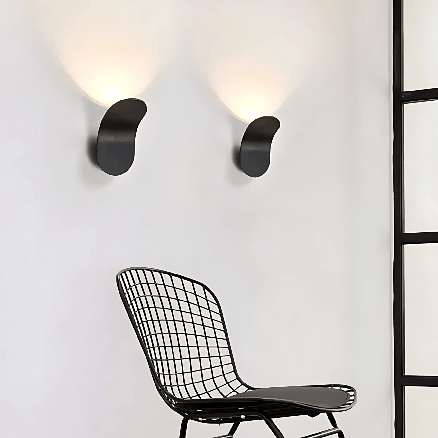 Minimalist Wall Lamp With Brushed Finish