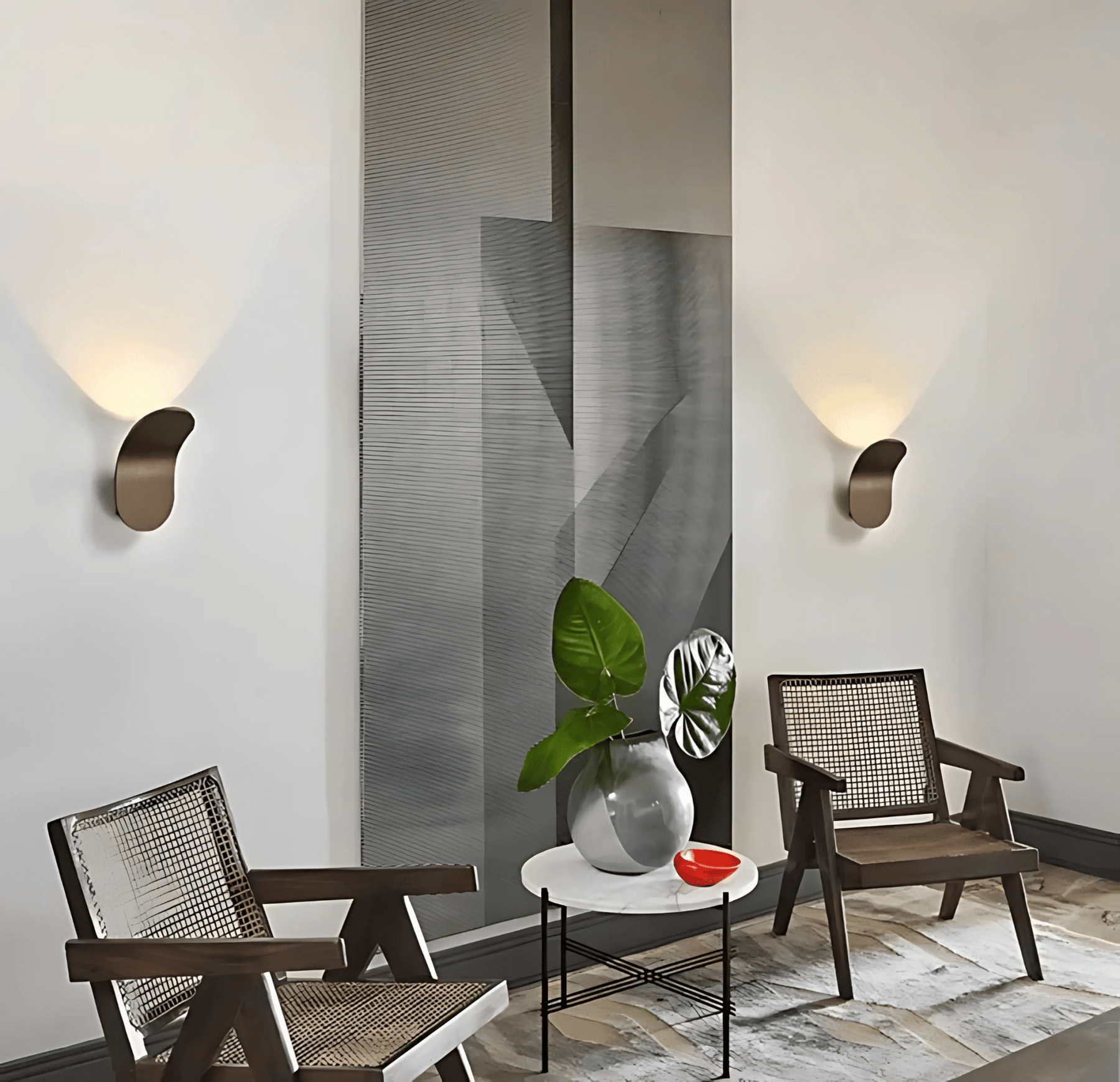 Minimalist Wall Lamp With Brushed Finish