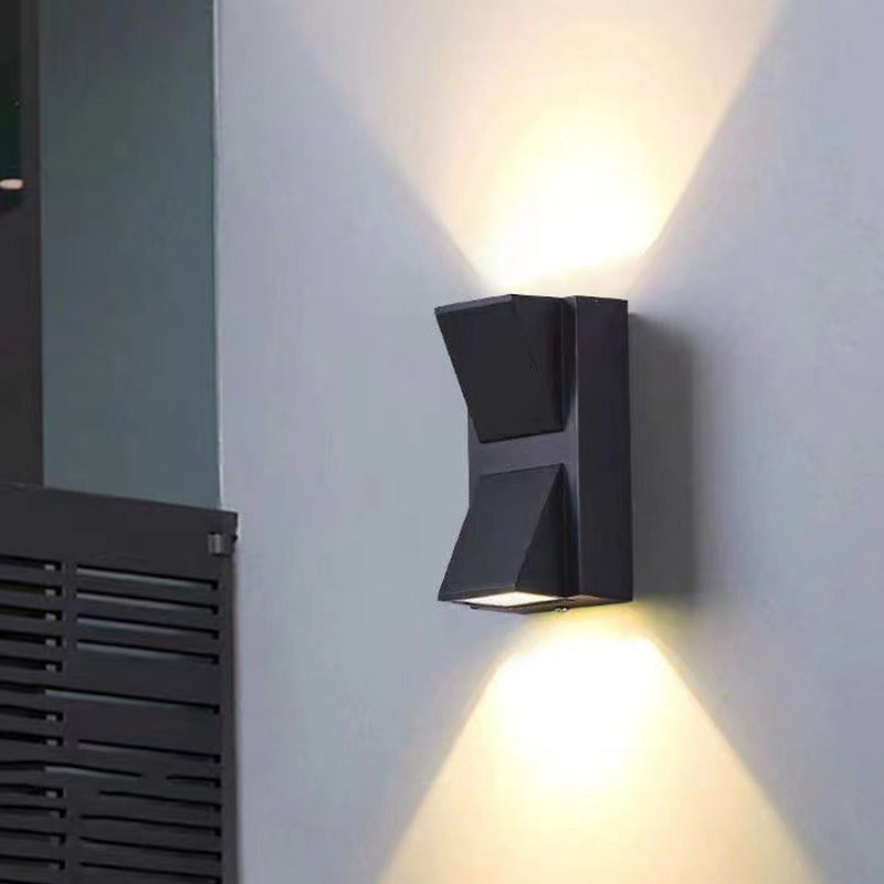 Modern Outdoor Wall Lamp