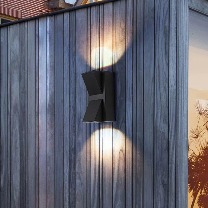 Modern Outdoor Wall Lamp