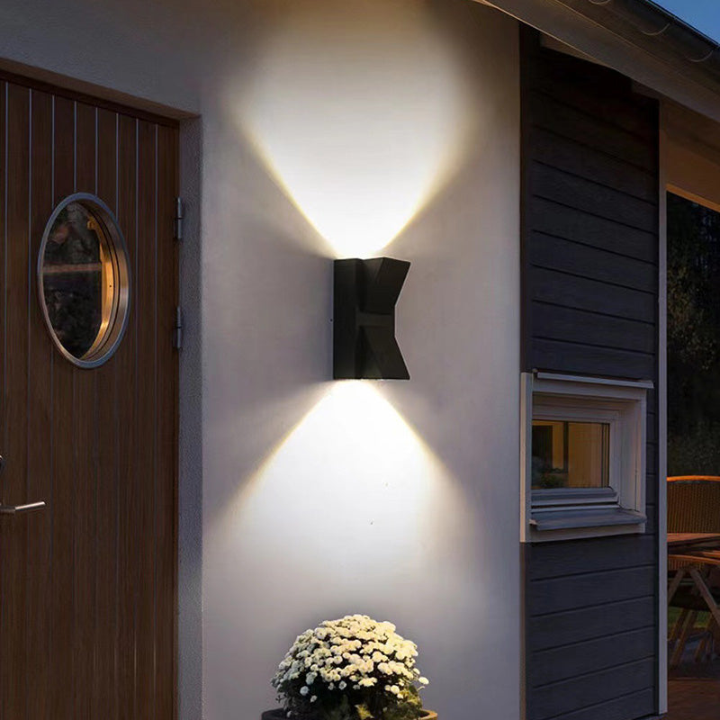 Modern Outdoor Wall Lamp