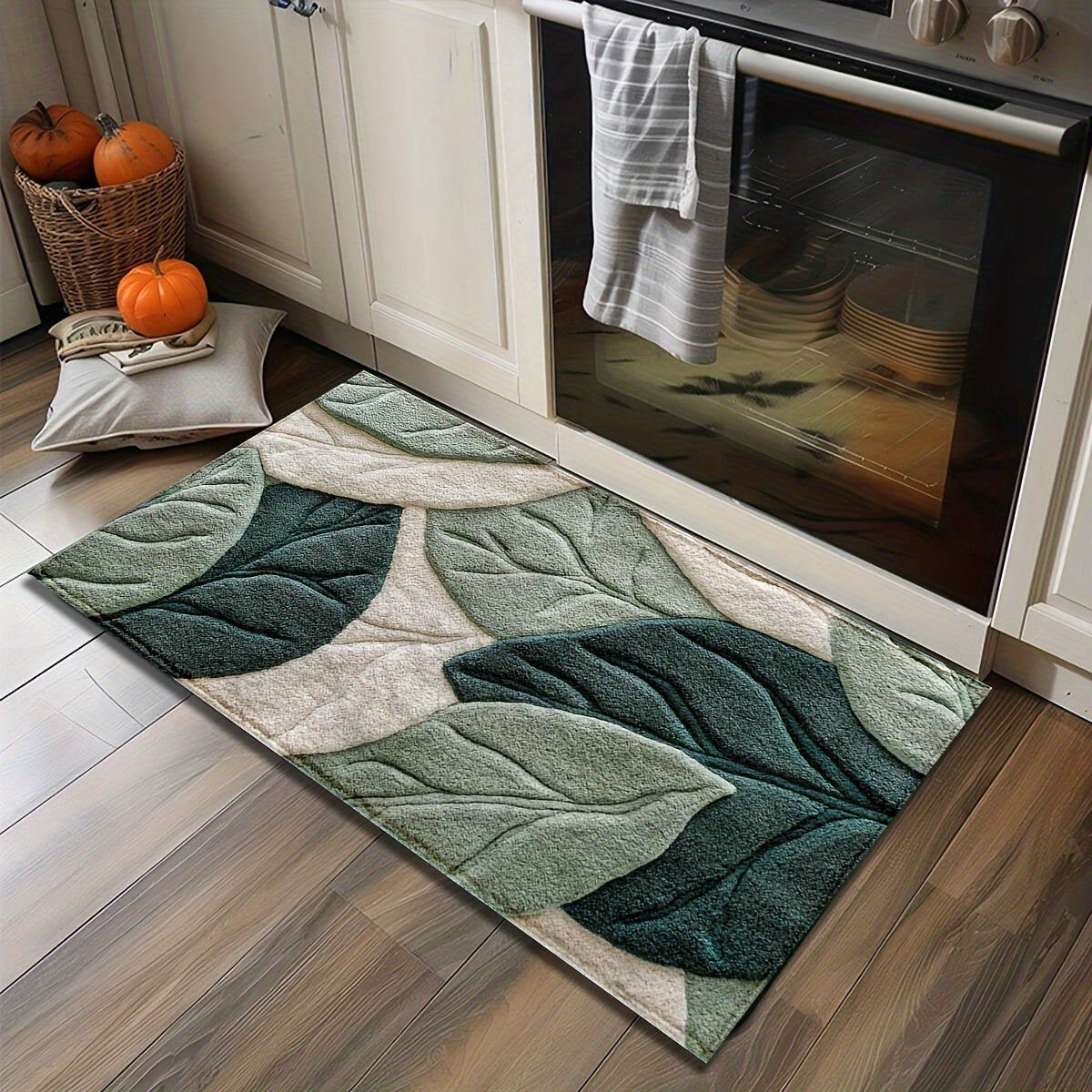 Plush Bath Mat With Sculpted Leaf Pattern