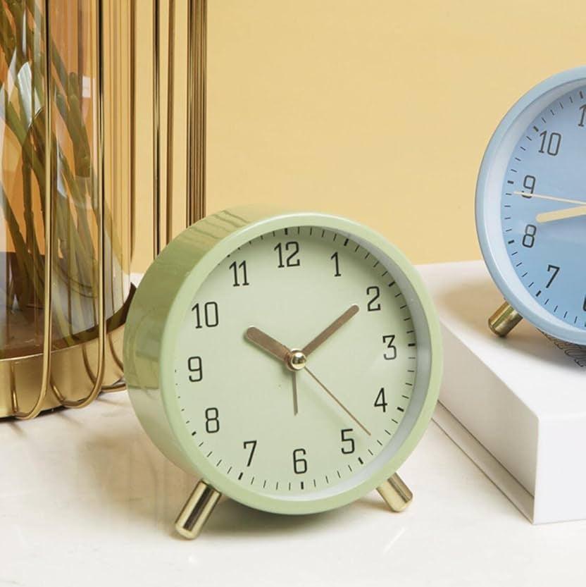 Silent Sweep Desk Clock