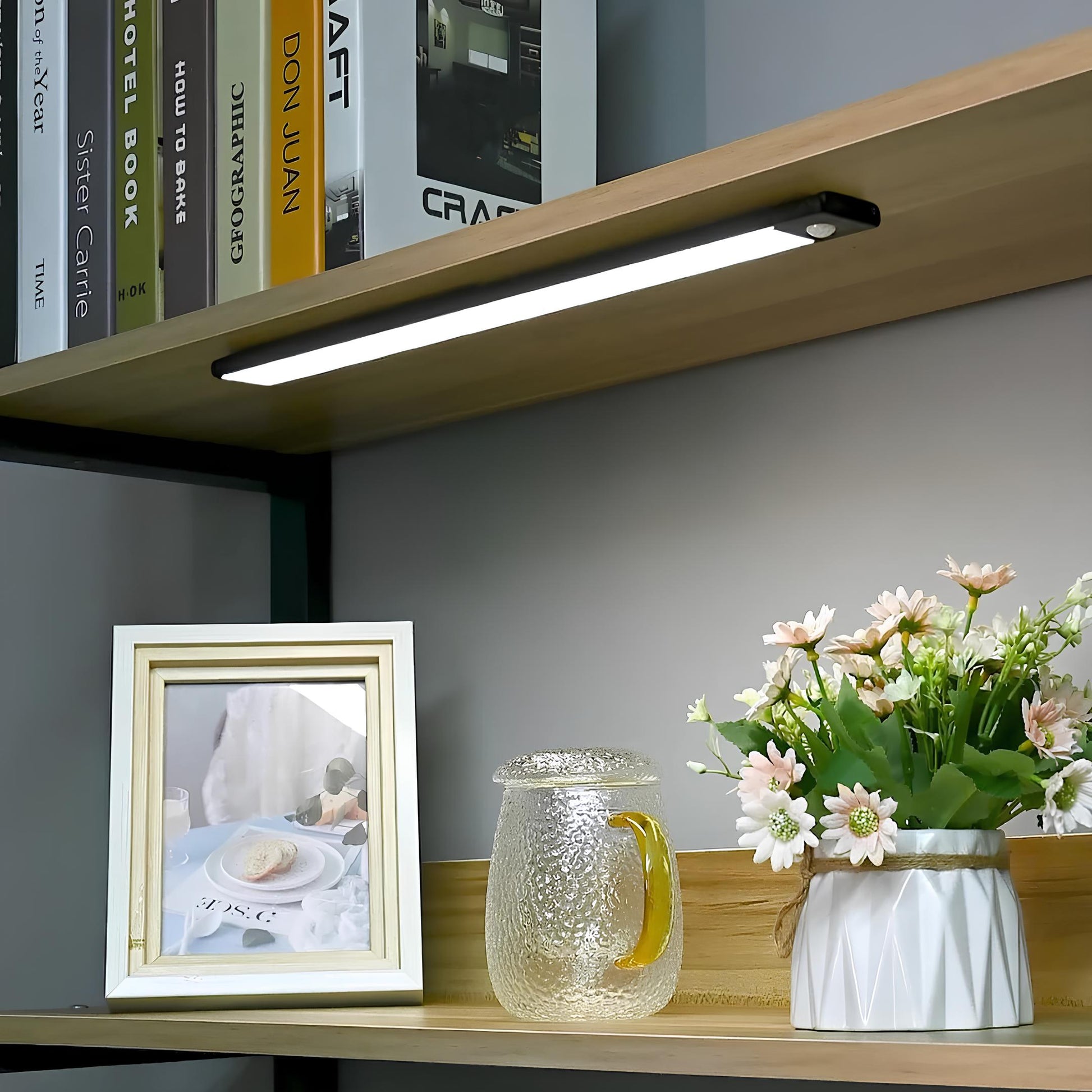 Slim Wireless Night Light With Motion Sensor