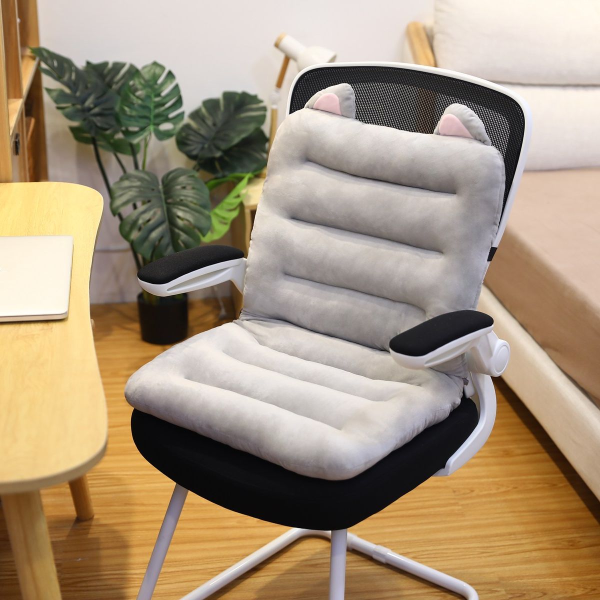 Supportive Cushion with Segmented Padding