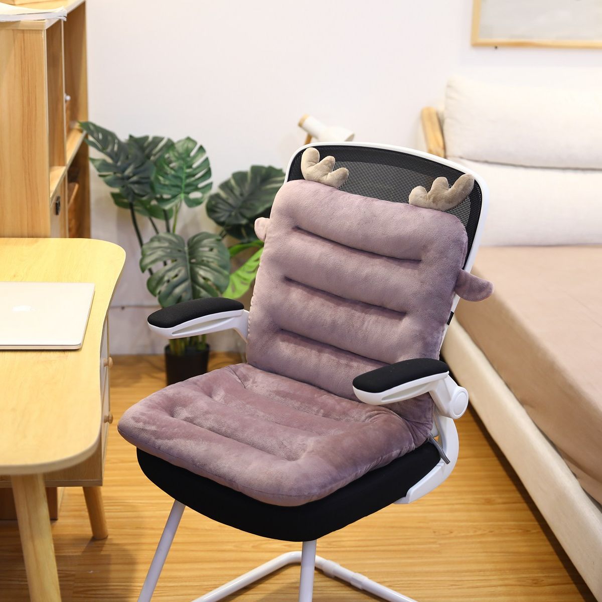 Supportive Cushion with Segmented Padding