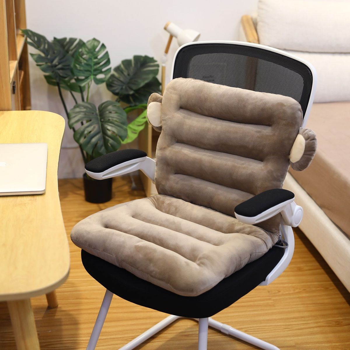 Supportive Cushion with Segmented Padding