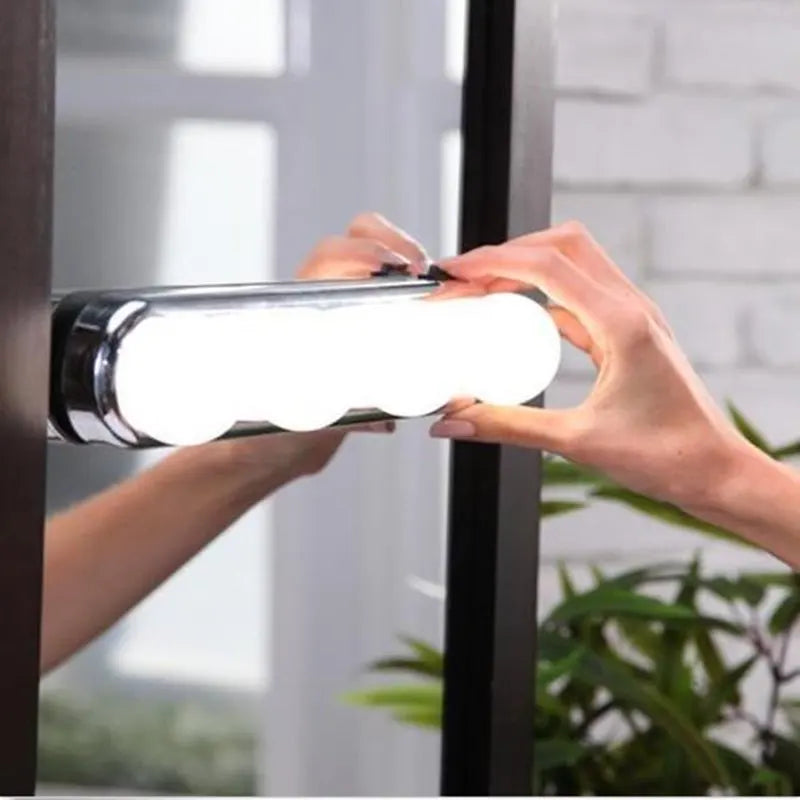 Wall Mounted LED Vanity Light Battery Powered