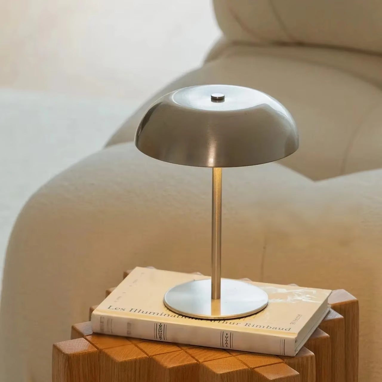 Wireless Table Lamp With Touch Control